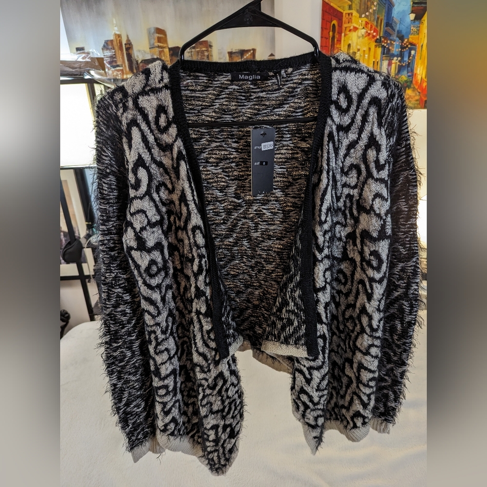 MAGLIA B & W Leopard Print Cardigan Women's Size Small V-Neckline Acrylic NWT